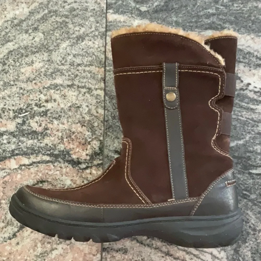 Clarks Boots Waterproof Leather Suede Women’s Size 9.5 Medium Brown